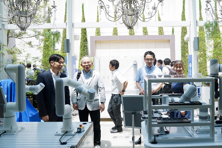 越疆科技于日本名古屋首发新品，人形机器人全球量产交付(图6)